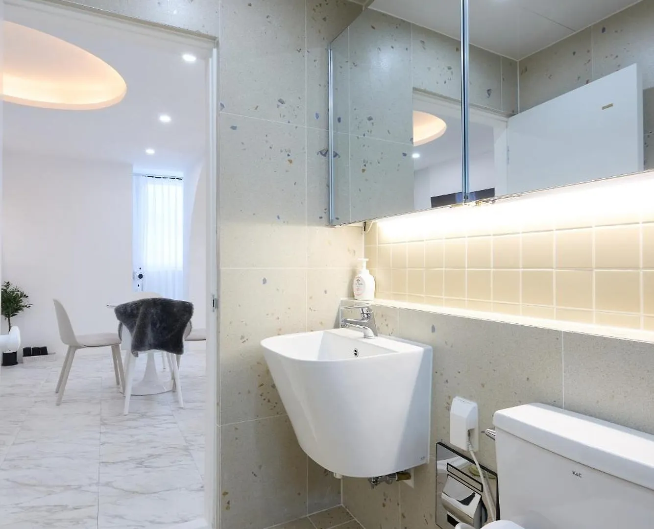 Unique House With Hongdae Area 2R With Livingroom Seoul Pensionat