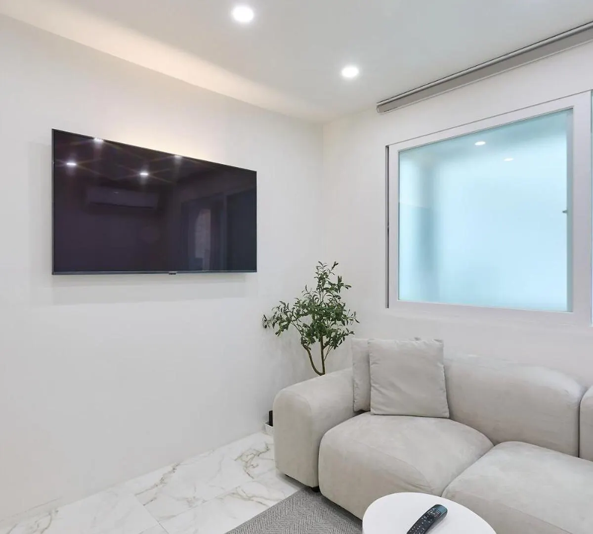 Unique House With Hongdae Area 2R With Livingroom Seoul Guest house
