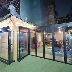 弘大y屋旅馆 招待所