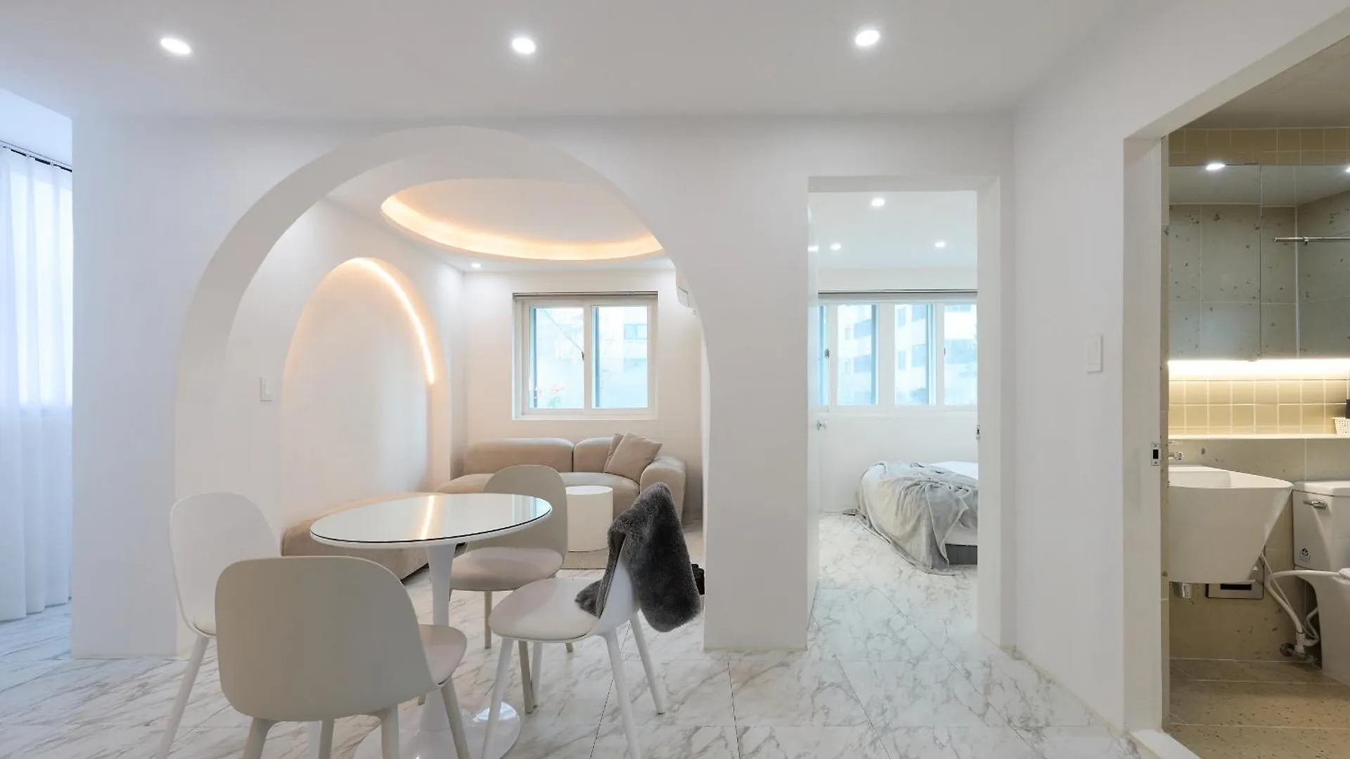Unique House With Hongdae Area 2R With Livingroom Seoul